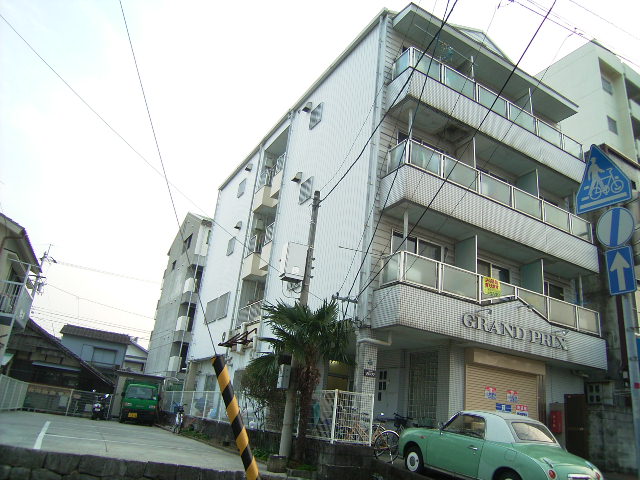 建物外観　現況が相違する場合は現況を優先致します。