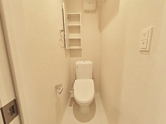 トイレ　※同タイプ参考写真
