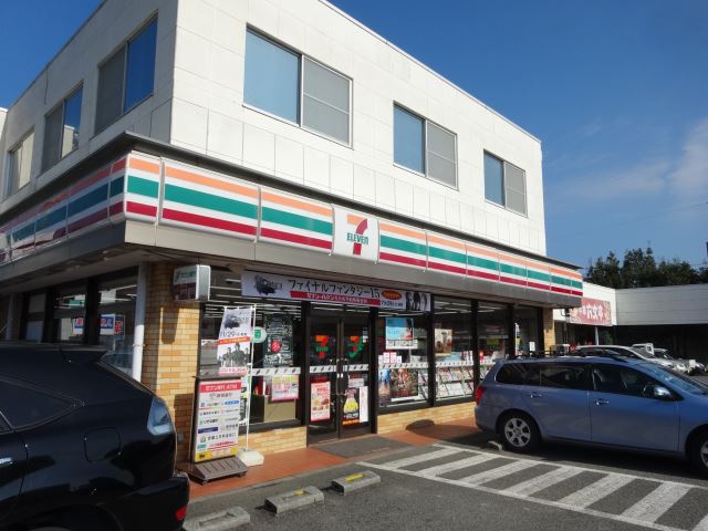 コンビニ　セブンイレブン（コンビニ）まで470m