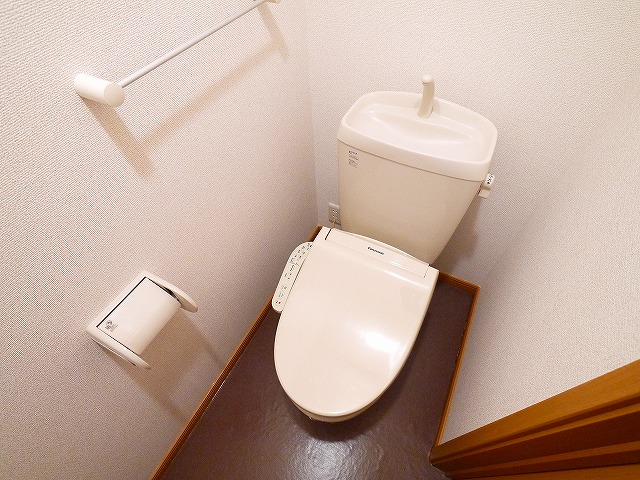 トイレ　落ち着いたトイレです