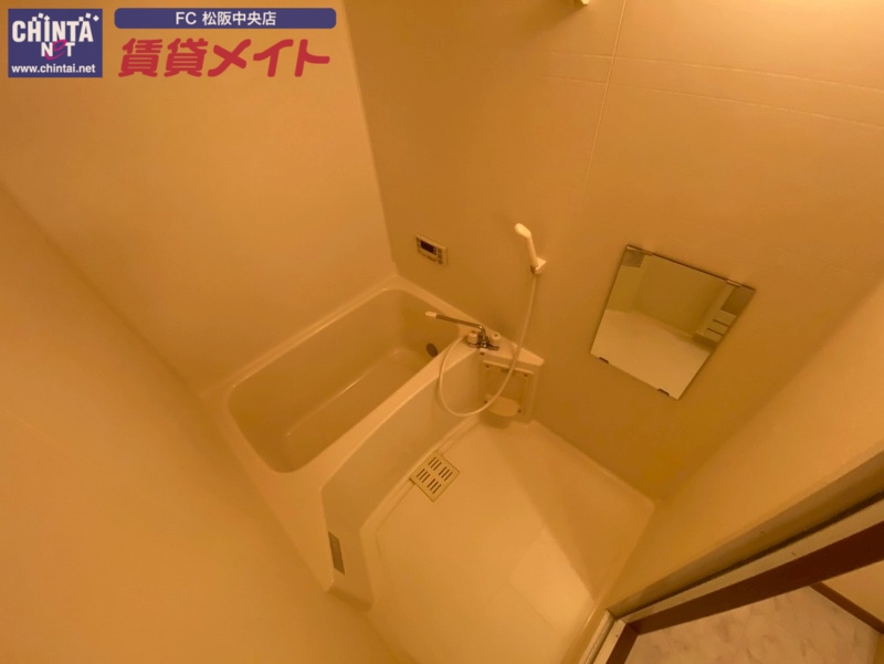 バス・シャワールーム　別部屋反転画像参考