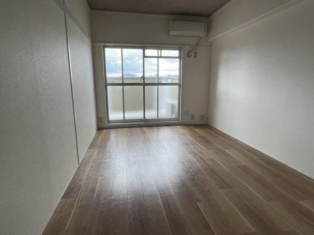 その他部屋・スペース　開放的な寝室です