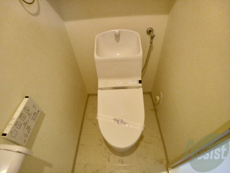 トイレ　シャワートイレになっているので快適です！