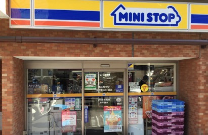 コンビニ　ミニストップ文京春日2丁目店（コンビニ）まで180m