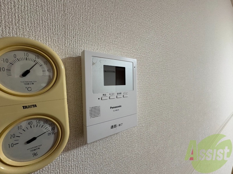 セキュリティ　モニタ付インターホンです。セキュリティ面も安心ですね！