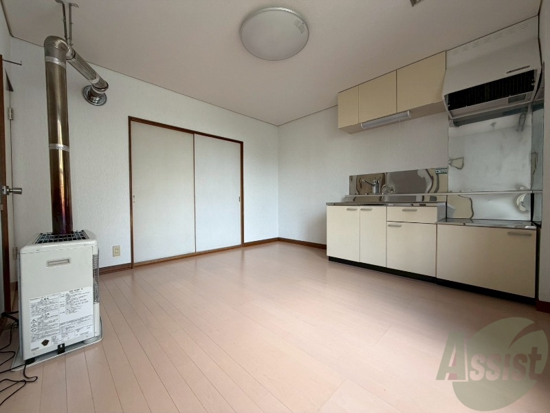 居室・リビング　広くてキレイなお部屋が広がっていて、充実した生活が送れそう。