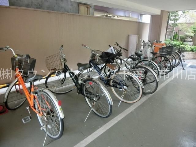 その他　敷地内駐輪場あり