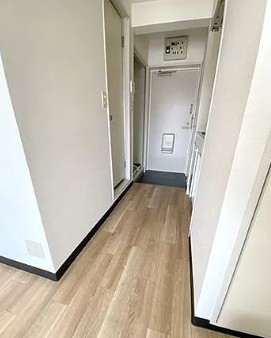 玄関　同物件別部屋参考写真です。