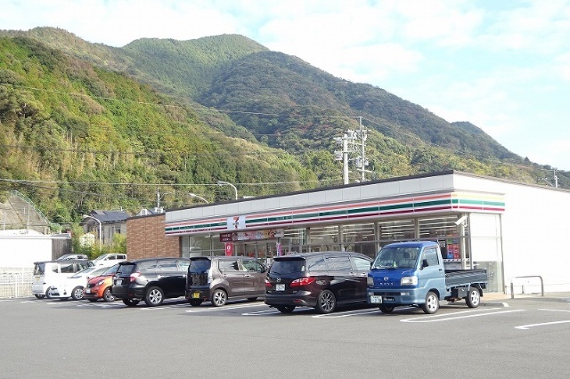 コンビニ　セブンイレブン長崎東町店（コンビニ）まで435m