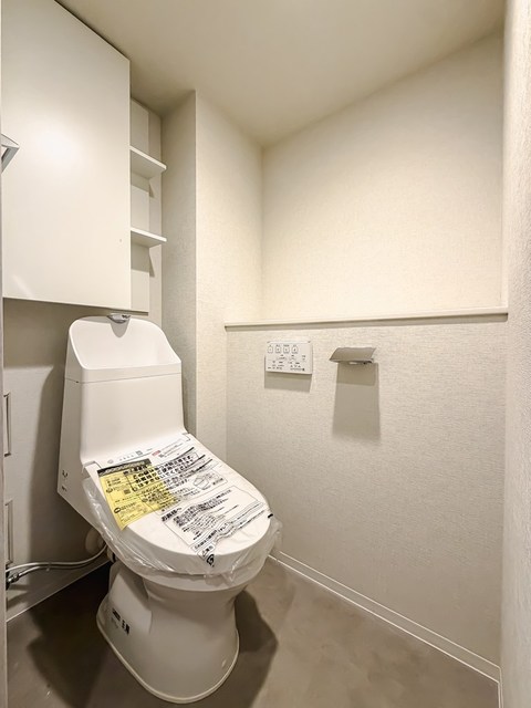 トイレ　※写真は同タイプ住戸です。