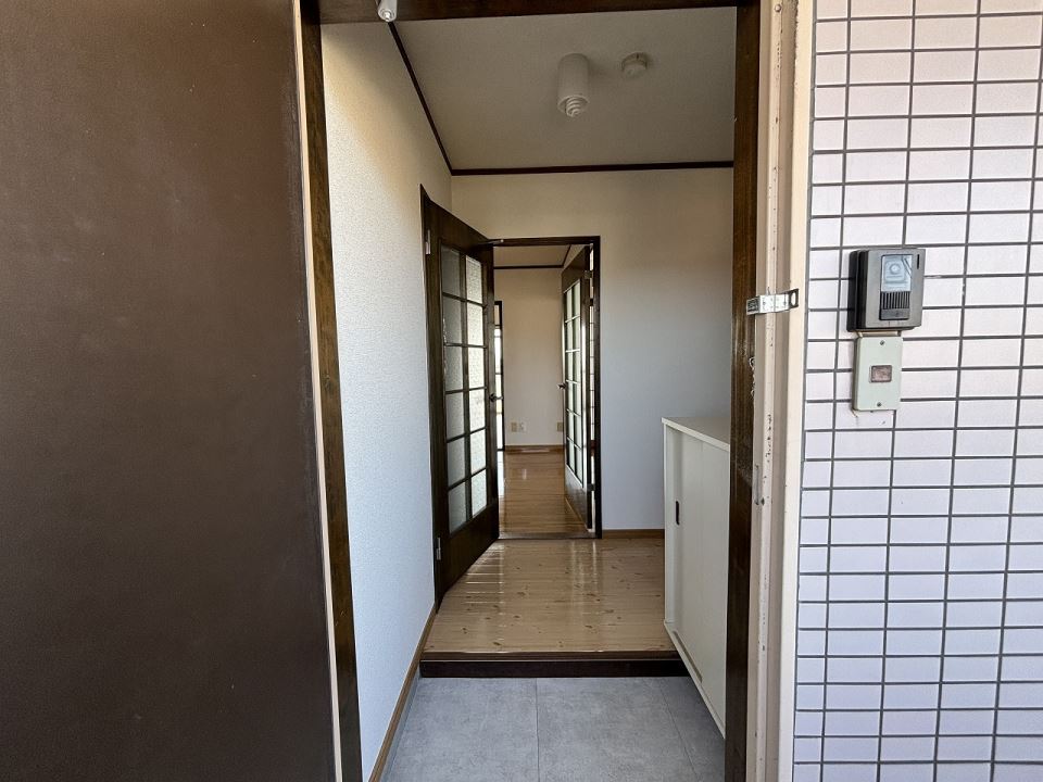 玄関　日当たり良好の見晴らしの良いバルコニー☆