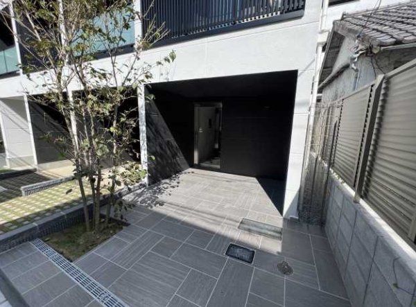 エントランス　共用部分も大変綺麗★