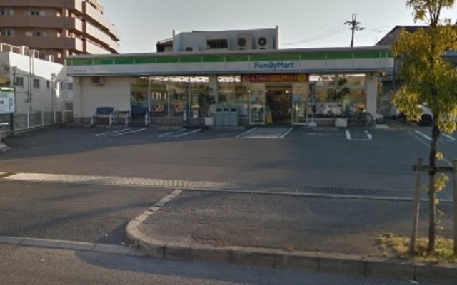 コンビニ　ファミリーマート松原丹南四丁目店（コンビニ）まで736m