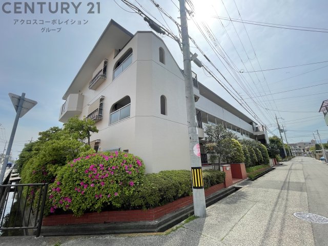 建物外観　住居者用のごみ置き場があります！