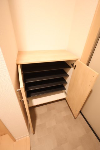 収納　シューズボックス