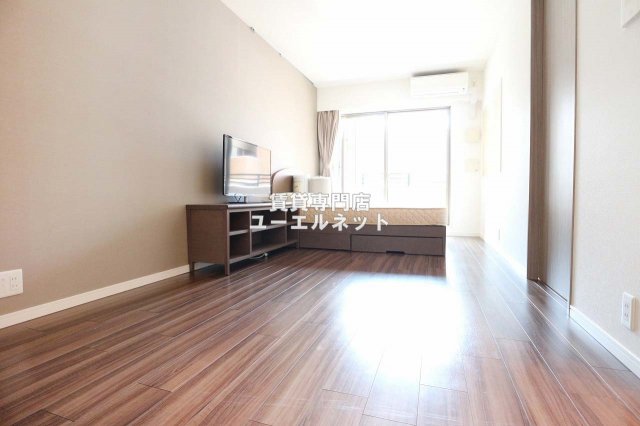 居室・リビング　ゆったりとくつろげる、落ち着きのある居室空間です