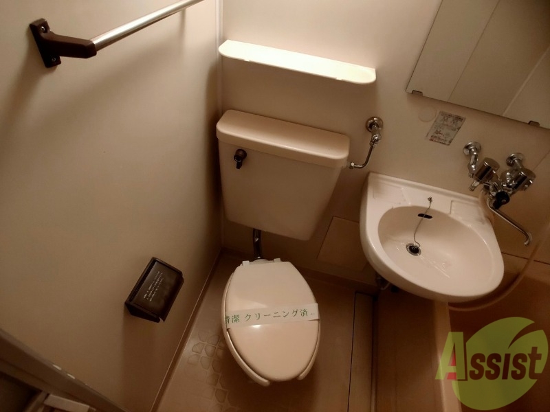 トイレ　こちらはトイレです。清潔感があり、安心して使用できます。