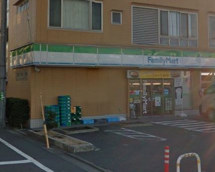 コンビニ　ファミリーマート 東玉川二丁目店（コンビニ）まで142m