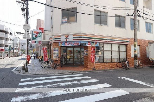 コンビニ　セブンイレブン（コンビニ）まで1115m