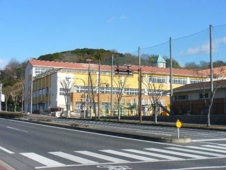 小学校　倉敷市立長尾小学校（小学校）まで800m