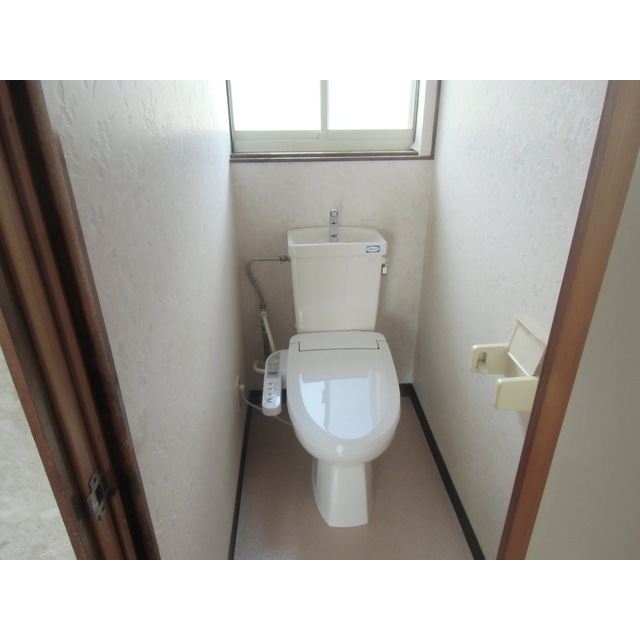 トイレ　※ウォシュレットではない部屋があります