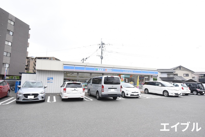 コンビニ　ローソン博多諸岡五丁目店（コンビニ）まで492m