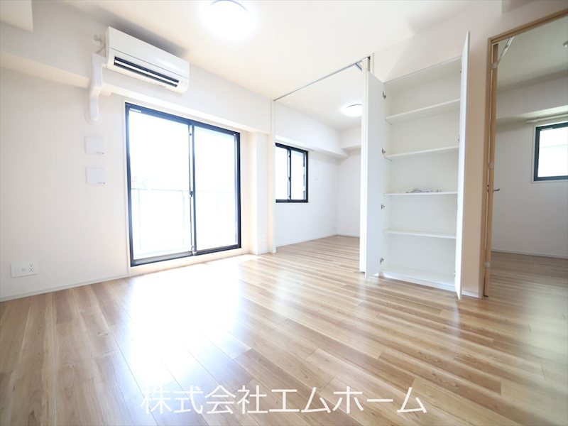 バルコニー　ＬＤＫ12.4帖　カウンターキッチン　バルコニー