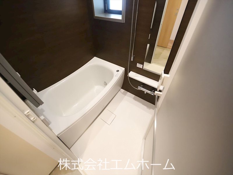 バス・シャワールーム　浴室暖房乾燥機付　追い焚き・オートバス機能付お風呂