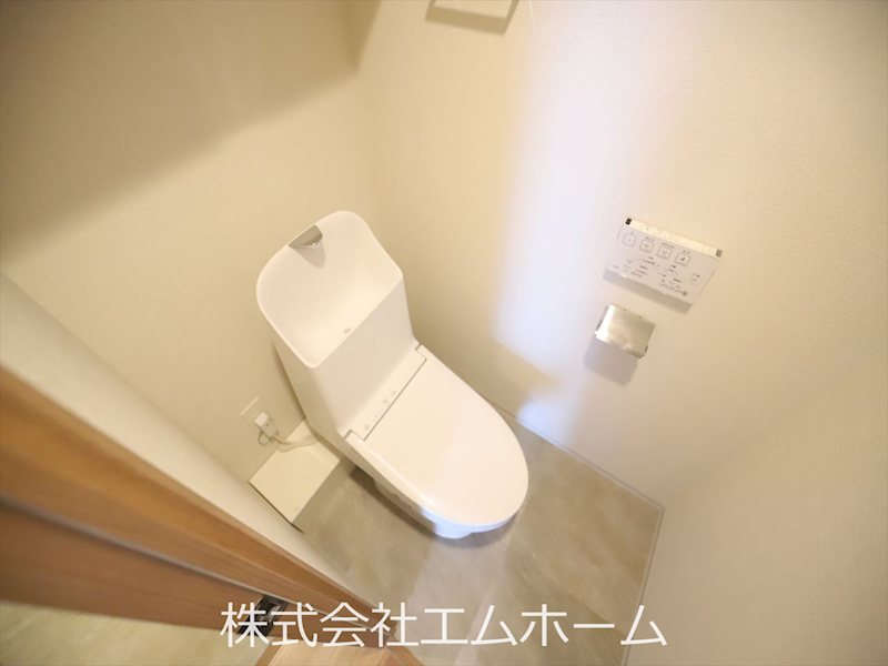 トイレ　温水洗浄暖房便座付トイレ
