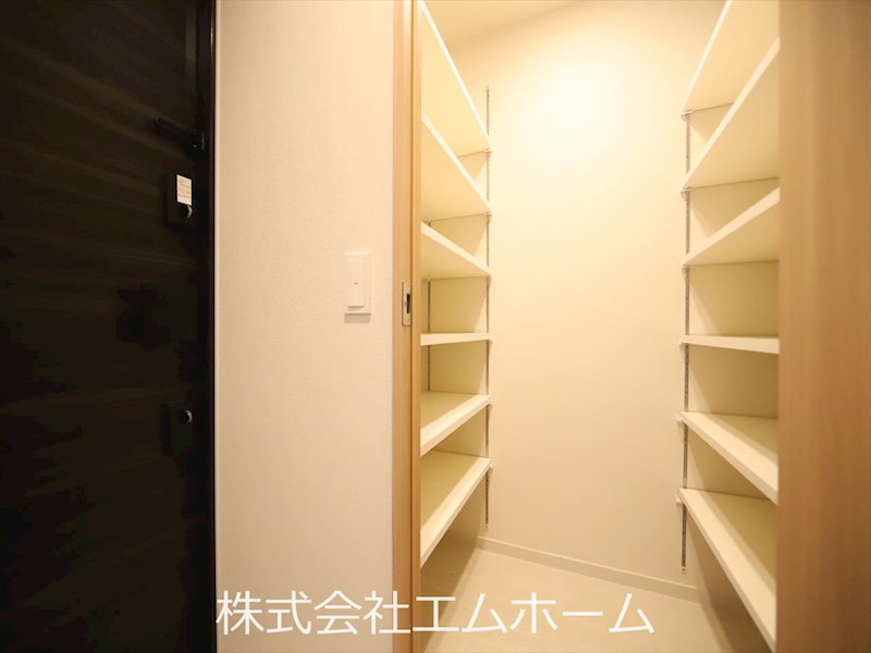 収納　玄関　シューズインクローゼット付き（収納充実してます）