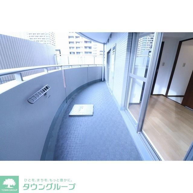 バルコニー　同タイプ別部屋（モデル家具設置時）の写真です