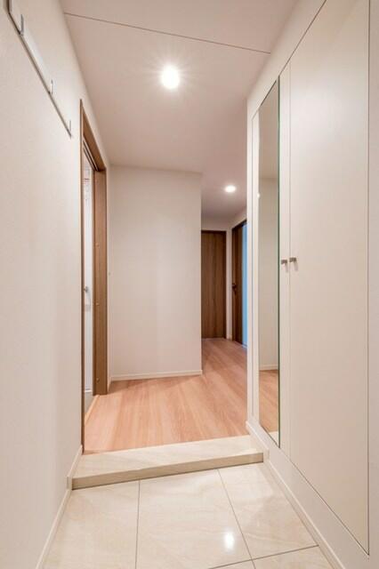 玄関　※写真は同タイプ住戸です。