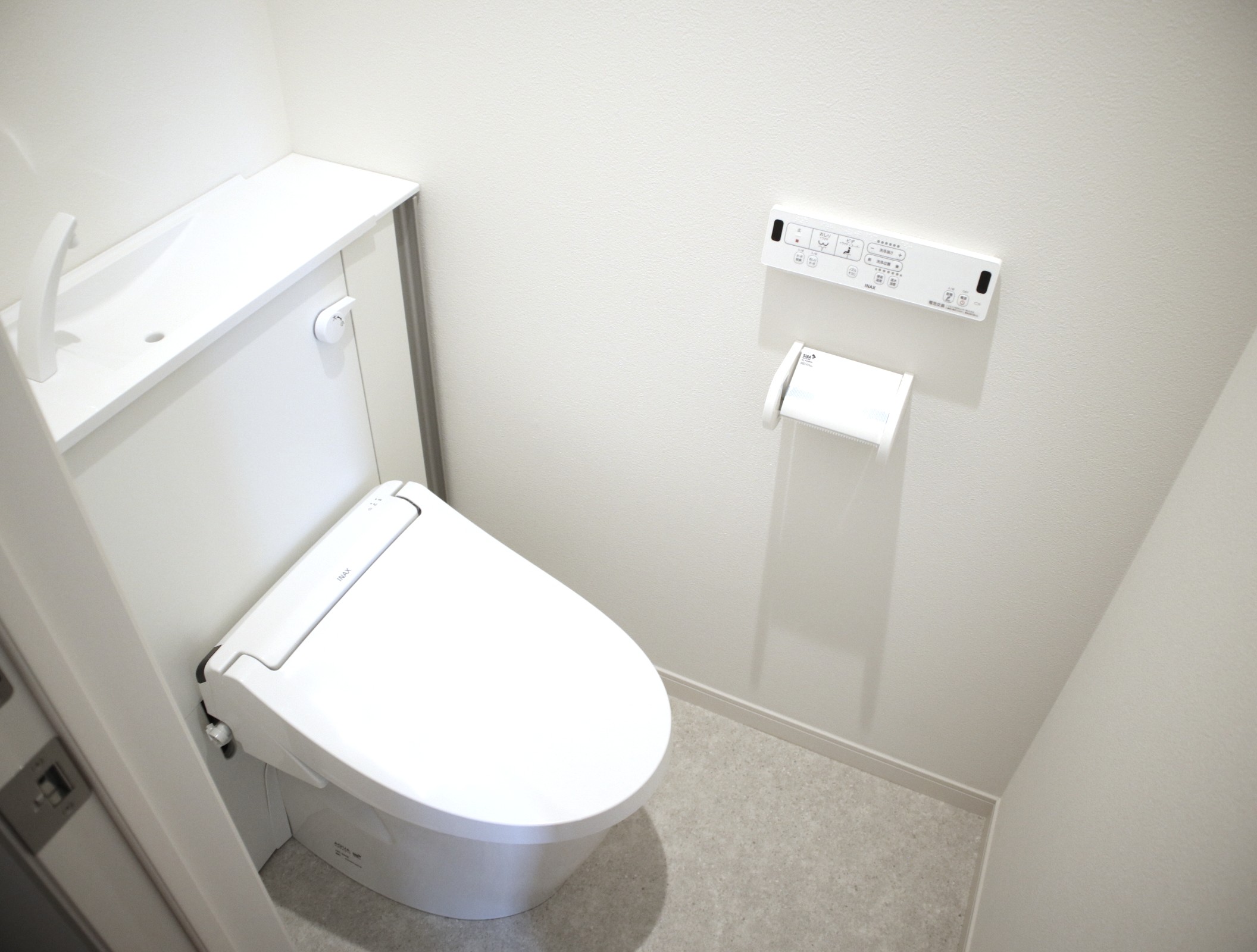 ＪＲ中央線 中野駅 徒歩13分 2階建 築1年のトイレ写真