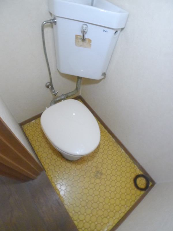 地下鉄名城線 金山駅 徒歩3分 5階建 築47年のトイレ写真