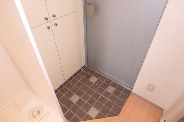 玄関　別部屋参考写真です