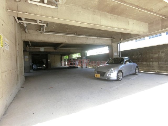 駐車場　駐車場に車を止められます
