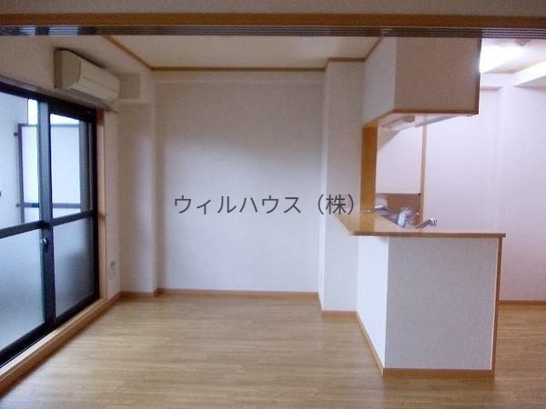 居室・リビング　明るい室内！