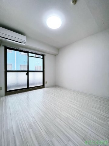 コート堀江の居間写真