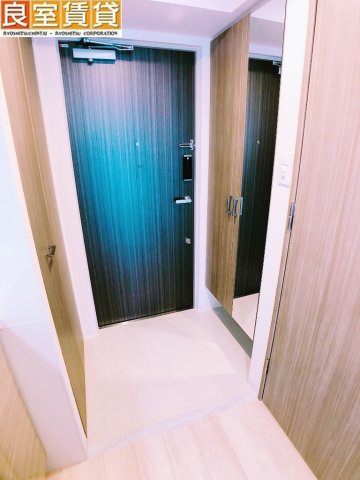玄関　※このお写真は同物件の別のお部屋のお写真です。現状優先。