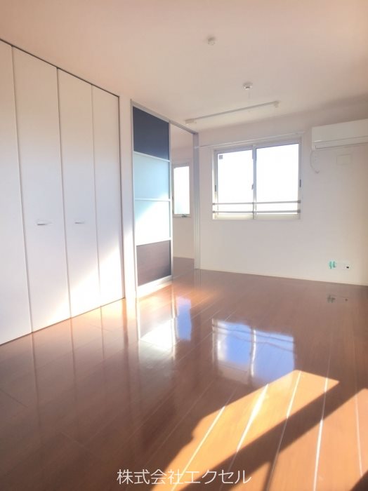 居室・リビング　同建物の別部屋の写真