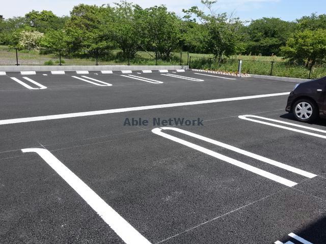 駐車場　駐車場