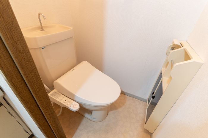 富山地鉄不二越上滝 朝菜町駅 徒歩29分 2階建 築34年のトイレ写真