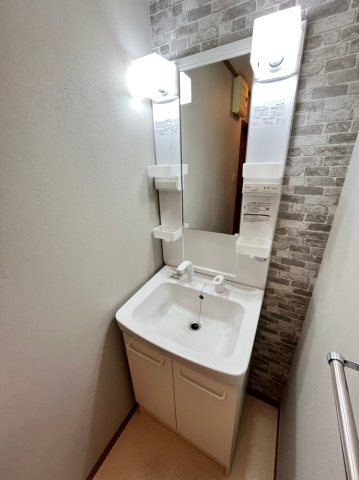 洗面設備　同物件、別号室の参考写真です。