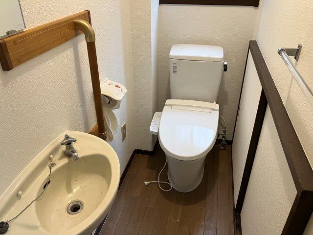 交野市星田北七丁目戸建のトイレ写真