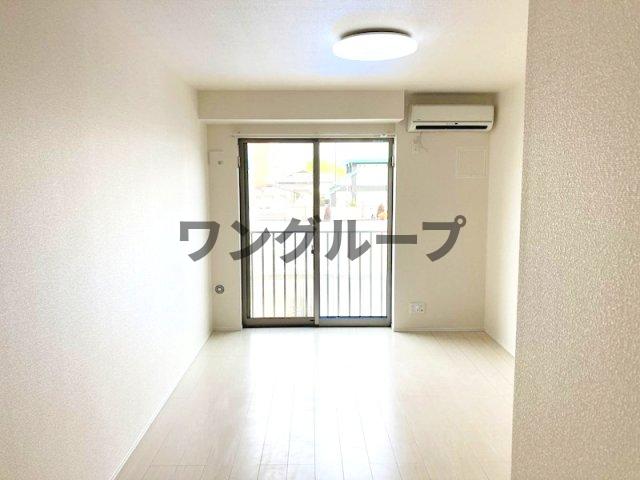 キャメル足立入谷の居間写真