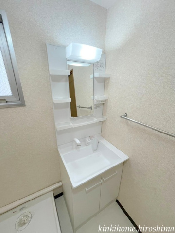 洗面設備　写真は別のお部屋です。※現況を優先