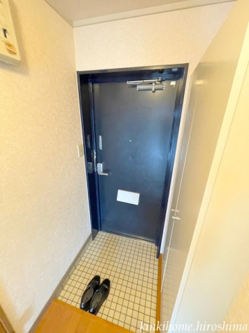 玄関　写真は別のお部屋です。※現況を優先します