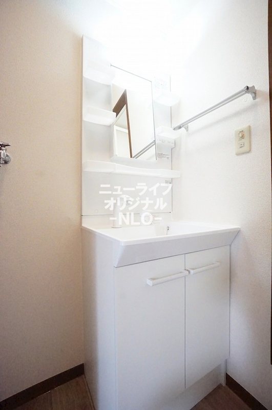 洗面設備　忙しい朝の身支度に役立つ洗髪洗面台☆