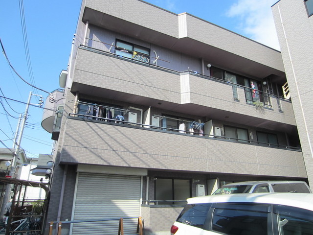 建物外観　タイル貼りのきれいなマンション