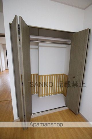地下鉄南北線 麻生駅 徒歩12分 4階建 築34年の内装写真
